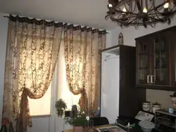 Mətbəx Interyerində Göz Qapaqlarında Tül