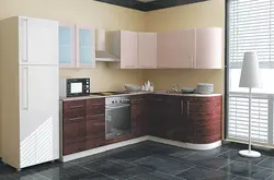 Үнемді бұрыштық ас үй фотосы
