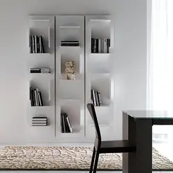 Qonaq otağındakı kitab rəfləri fotoşəkili