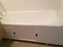 Ванна бөлмесінің ванна экранының фотосы