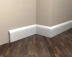 Mərtəbədəki mətbəxdə plinth interyerdə fotoşəkil