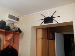 Спрятать роутер в прихожей как на стене фото