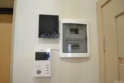 Схаваць роўтэр у пярэднім пакоі як на сцяне фота