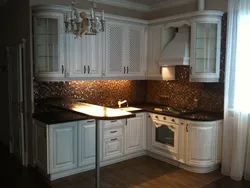 Ошхонаҳои классикӣ бо аксҳои countertops торик