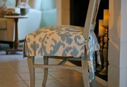 Seats on chairs for kitchen photo