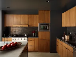 Ошхона торик бо countertop чӯбӣ дар дохили