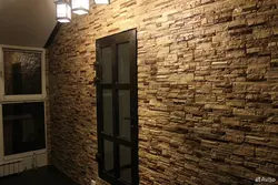 Сланец в интерьере прихожей