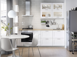 Ichki makonda IKEA burchakli oshxona