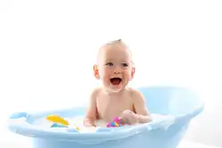 Ваннадағы баланың суреті