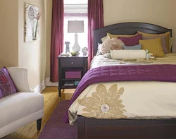 Combination of purple with other colors in the bedroom interior