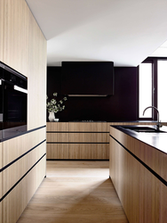 Kitchen black and white wood design