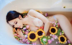 Photo in a fruit bath