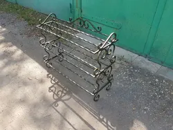 Пойафзоли қалбакӣ дар акси долон