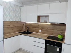 Столешницы кедр в интерьере кухни