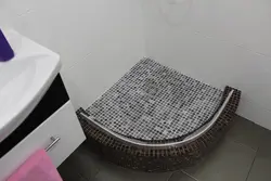 Vanna otağının içərisində duş qabı