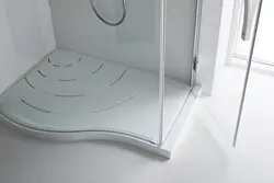 Табақи душ дар дохили ҳаммом