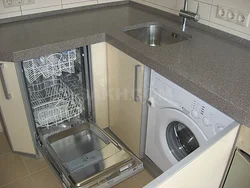 Ыдыс жуғыштың дизайны бар бұрыштық ас үй