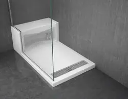 Pallets in the bathroom instead of shower cabins photo