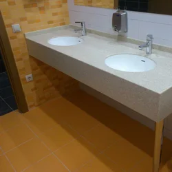 Countertop сунъӣ дар акс ҳаммом