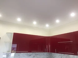 Mətbəx fotoşəkili üçün bir səviyyəli tavanlar