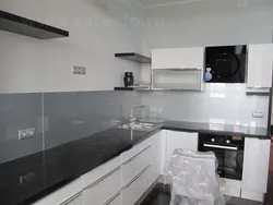 Пешдомани шиша барои акс ошхона сафед