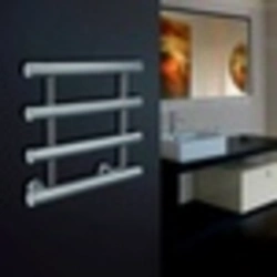 Electric heated towel rail for bathtub photo