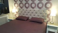 Wallpaper circles in the bedroom photo