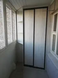 Гардероб кунҷӣ барои акс лоджия чӣ тавр