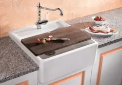 Танӯраи countertop дар акс ошхона