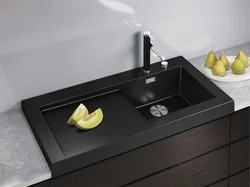 Танӯраи countertop дар акс ошхона