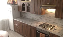 Ас үй интерьеріндегі көне қарағай