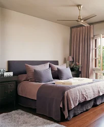Combination of gray and brown in the bedroom interior