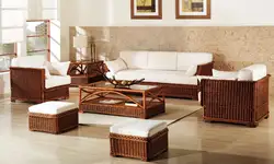 Yashash xonasining ichki qismidagi rattan