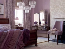 Plum color in the bedroom interior