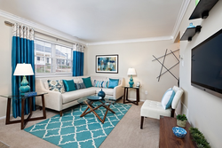 Тарҳи утоқи меҳмонхона хокистарӣ turquoise