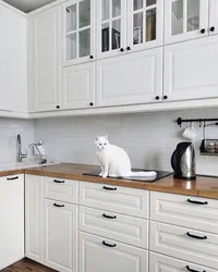 İnteryerdəki IKEA mətbəxləri əsl ağ rəngdədir