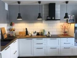İnteryerdəki IKEA mətbəxləri əsl ağ rəngdədir