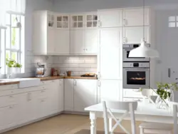 İnteryerdəki IKEA mətbəxləri əsl ağ rəngdədir