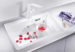 Ağ mətbəx lavabo dizaynı