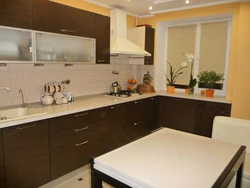 Suitable color for brown in the kitchen interior