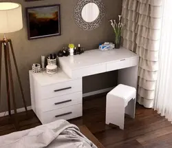 Masa ilə yataq otağının fotoşəkili