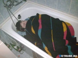 Акс дар хоб дар ҳаммом