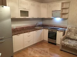 Тиффани Давита ас үй жиһазының фотосуреті