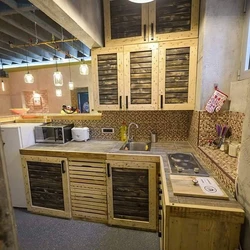 Ошхонаи DIY аз паллетҳо сурат