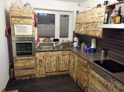 Paletlardan tayyorlangan DIY oshxonasi fotosurati