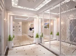 Mirror to the ceiling in the hallway interior