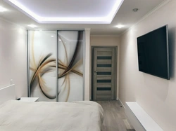 Wardrobe in the ceiling in the bedroom photo