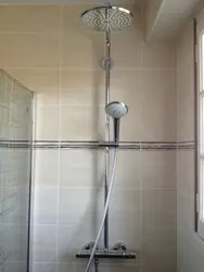 Стенди душ барои акси ванна
