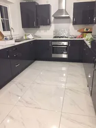 Фарши мармари сафед дар акси ошхона
