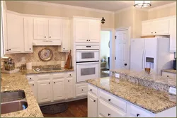 Countertop and apron for the kitchen color combination photo